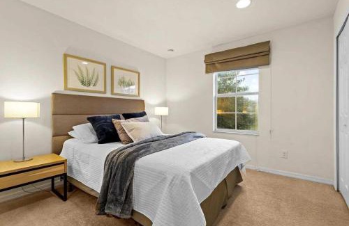 West Kissimmee Casa | Spectacular House with 3 BR - Private Pool, BBQ - Minutes from Disney!