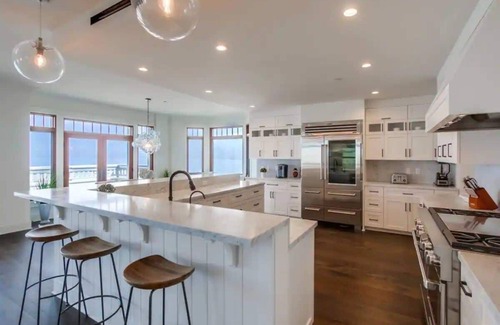 Village of La Jolla Villa | Spectacular La Jolla Cove Compound