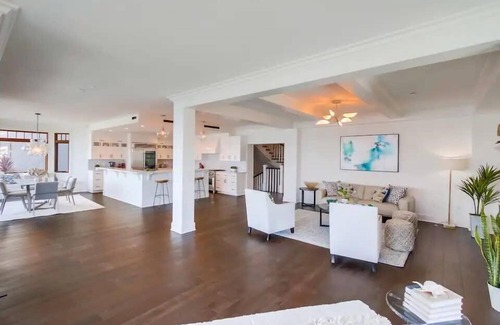 Village of La Jolla Villa | Spectacular La Jolla Cove Compound