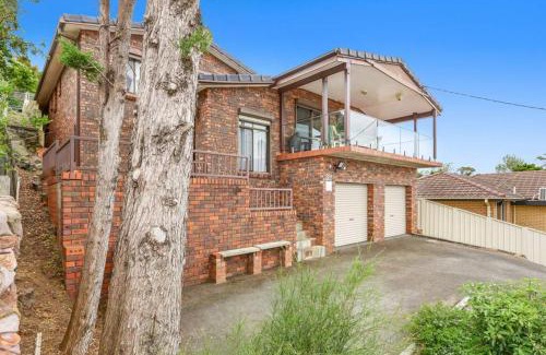 Lake Heights Casa | Spectacular Lake and Ocean View Holiday Home