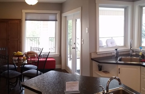 Central Okanagan Casa | Spectacular Lake Views - Pet Friendly!