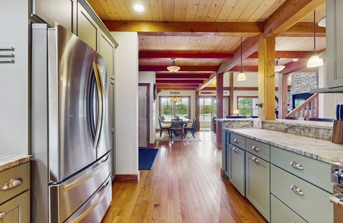 New Hampton Casa | Spectacular lakefront home w/ private dock, beach, swim platform, gazebo & porch