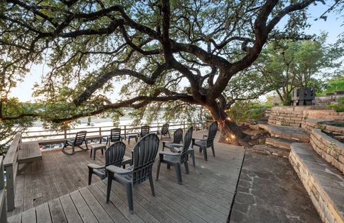 Buffalo Gap Casa | SPECTACULAR LAKEFRONT OASIS Over 400 feet frontage on 2 acres of century oaks