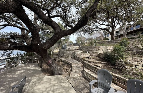 Buffalo Gap Casa | SPECTACULAR LAKEFRONT OASIS Over 400 feet frontage on 2 acres of century oaks