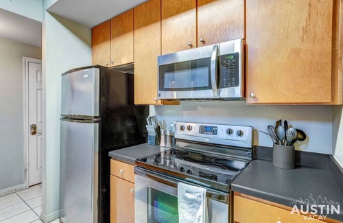 West Campus Apartamento | Spectacular Location! West Campus Apt for 8 + Loft
