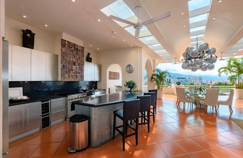 Downtown Puerto Vallarta Villa | Espectacular casa lujosa y amplia, extraordinaria vista al mar parte alta centro