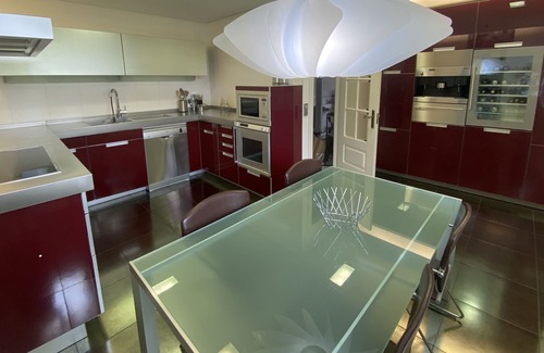 Hinojedo Casa | Espectacular vivienda de lujo con piscina, jardín privado .