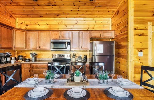Gatlinburg Cabina | Cabina de lujo con vista panorámica de Mtn, jacuzzi y sala de juegos para 8ppl