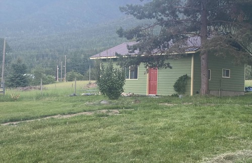 Proctor Cabina | Spectacular Mountain View Cabin by Kootenay Lake