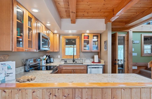 Townsend Cabina | Spectacular Mtn view ☛Hot Tub ☛Fire pit ☛Sleeps 13 ☛