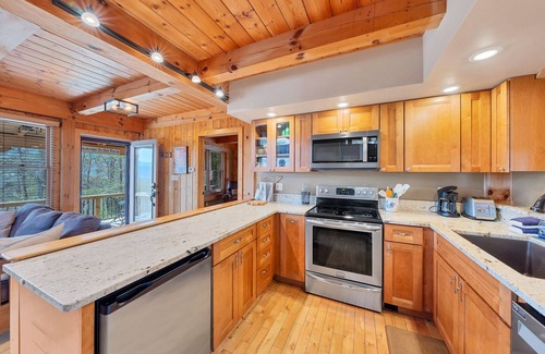 Townsend Cabina | Spectacular Mtn view ☛Hot Tub ☛Fire pit ☛Sleeps 13 ☛