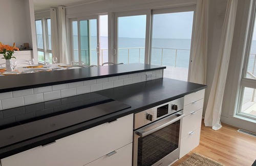 Cape Cod Casa | Spectacular Newly Constructed 3-Bedroom Beachfront Home in North Truro