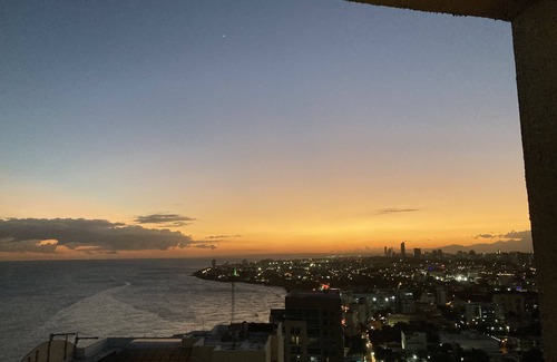 Santo Domingo Apartamento | Espectacular vista al mar en cómodo y moderno apto