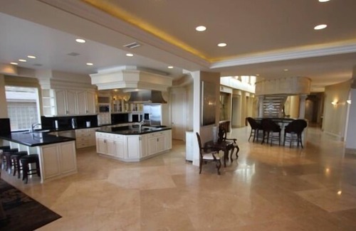 Redondo Beach Casa | Espectacular casa privada frente a la playa con piscina.