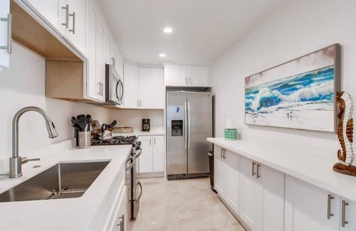 Sunset Cliffs Casa | Spectacular Ocean View! 2 bdrms/2 baths, EV Charger