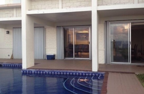 Tamuning Casa | Espectacular casa privada frente al mar con piscina cerca del hotel Hilton.