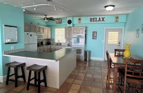 Cotton Valley Condominio | Spectacular Oceanview 2 Bedroom Coakley Bay Condo with AC & Wifi.