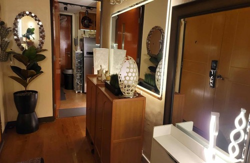 Bagumbayan Condominio | Spectacular Penthouse with Balcony @ Eastwood Mall