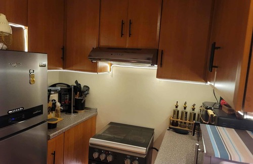 Bagumbayan Condominio | Spectacular Penthouse with Balcony @ Eastwood Mall