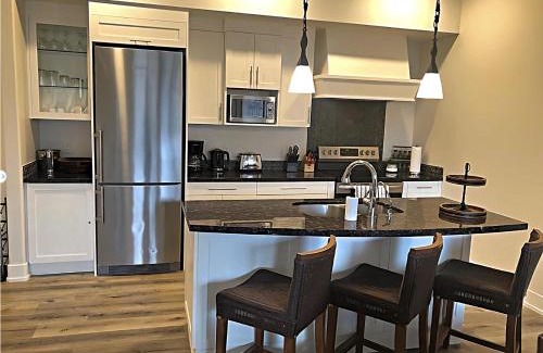 Canmore Complejo | Spectacular Penthouse With Amazing Views, Indoor Pool and Hot tub