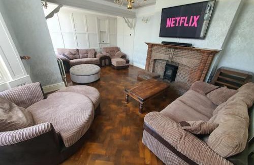 Leicester Casa | Spectacular Period Property Located In Leicester
