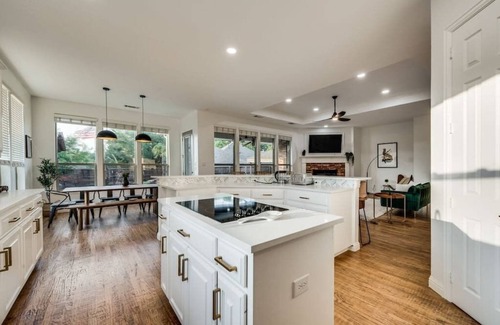 Corinth Casa | Spectacular pool house with hot tub and cinema