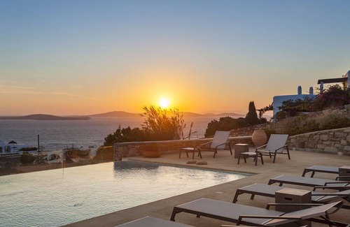 Ornos Villa | Espectacular Seaside Villa, St. John beach, piscina privada, Sunset View Over Delos