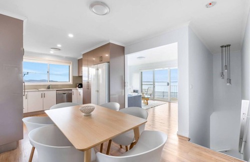Sandy Bay Apartamento | Spectacular View Modern Comfort