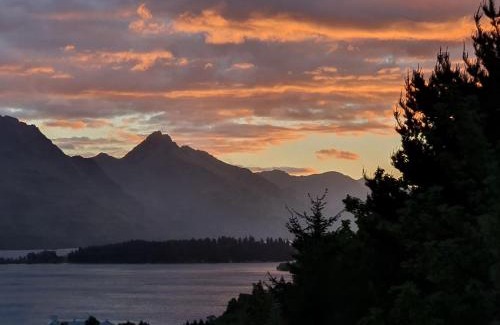 Frankton Casa | Spectacular Views & Comfort in Queenstown