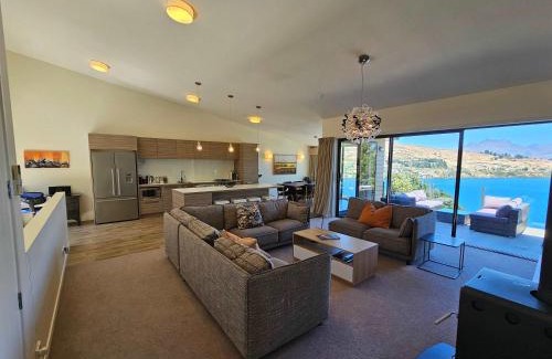 Frankton Casa | Spectacular Views & Comfort in Queenstown