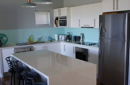 Anna Bay Casa | Spectacular water views. Family & pet friendly. 2 min from beach and playground.