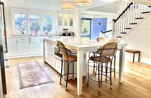 Silver Beach Casa | ¡Espectacular casa frente al mar en Cape Cod, frente al mar y playa, aire acondicionado, Wifi Wifi y parrilla!