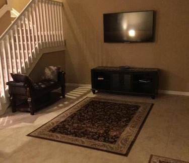 Naranja Casa | Speedway Blvd Townhouse