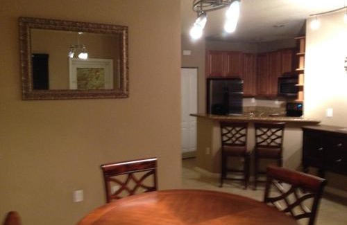 Naranja Casa | Speedway Blvd Townhouse