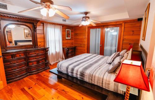 Sebring Casa | Speedway Log Cabin