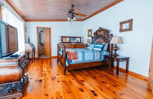 Sebring Casa | Speedway Log Cabin