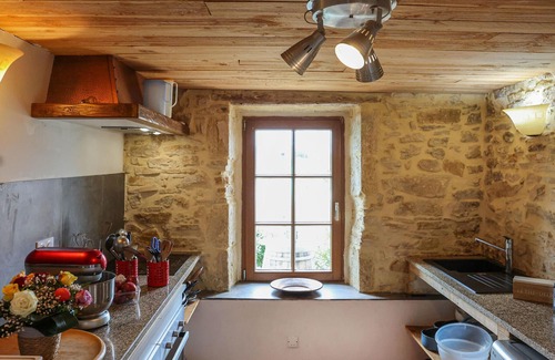 Bagnols-sur-Ceze Casa | Spend a relaxing vacation at this beautiful winery, ideally located in the countryside!