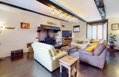 La Boussac Casa | Spend a relaxing time in an ideal location for outdoor activities.