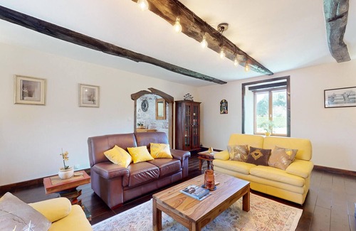 La Boussac Casa | Spend a relaxing time in an ideal location for outdoor activities.
