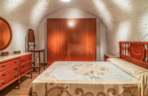 Guadix Casa | Spend a special vacation in this traditional and cozy cottage in Gaudix.