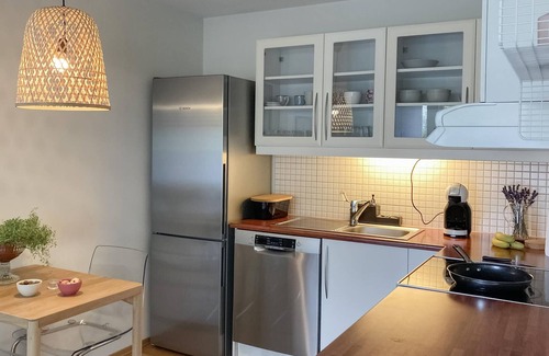 Kristiansand Apartamento | Spend a wonderful vacation in this comfortable apartment near Ford and the sea.