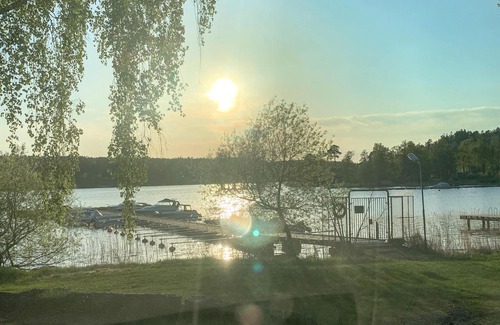 Sodertalje Casa | Alojamiento de 3 habitaciones en Södertälje