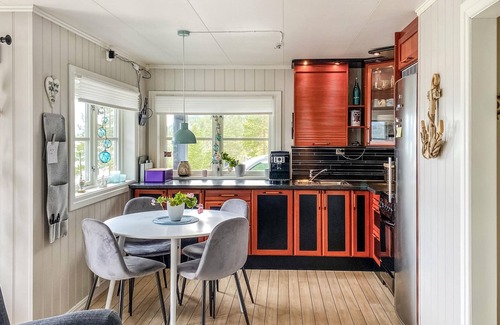 Torjulvagen Casa | Spend beautiful vacations in this cottage near the village Bæverfjord