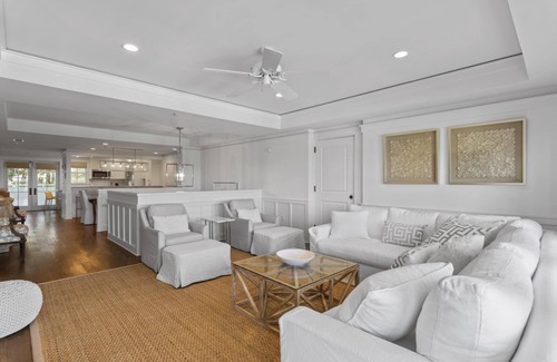 Gulf District Condominio | Spring Break by the Beach! Beachside #8 - Gulf Front in Watercolor! Views! 3 Adult Bikes!
