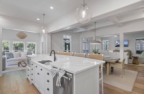 Sugarwood Beach Casa | Spend Fall by the Beach! In the Heart of Seagrove Beach! Private Pool! 5 Adult Bikes!