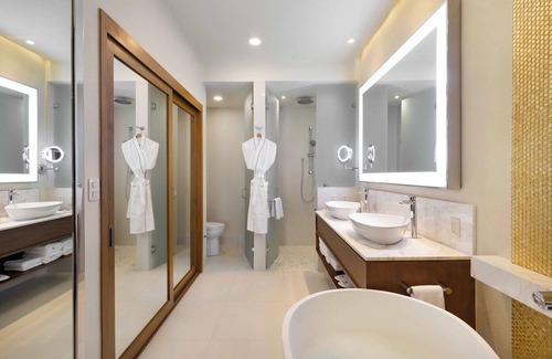 Chula Vista Complejo | Spend New Years in Cabo! 2-bed Luxury Suite - Villa La Valencia Beach Resort