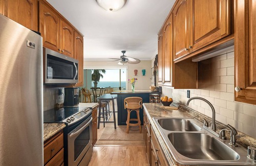 South Redondo Condominio | Spend the Holidays at the Beach! 2BR oceanfront condo with pools and more!