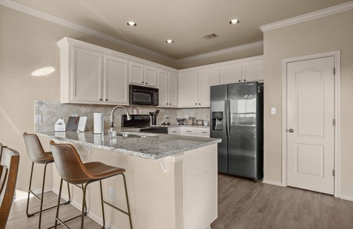Waterford On Lake Travis Casa | Spend the Holidays at the Lake! SPECIALS! Free Golf Cart! Lake Travis Access!