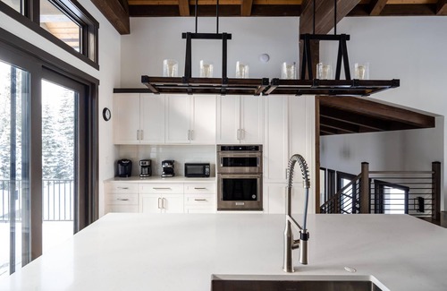 Spanish Peaks Casa | Spend Summer in Big Sky! Spanish Peaks Home with Sweeping Views and Private Hot Tub