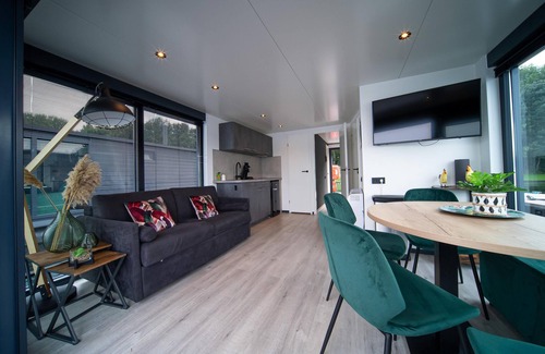 Middelaar Alquiler De Eote | Spend the night in harbour lodge in Limburg